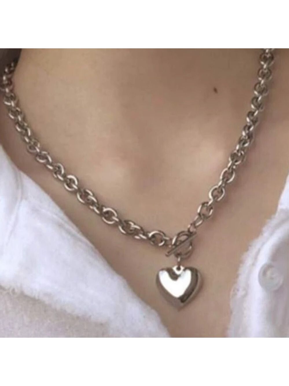 Heart chain toggle chunky necklace